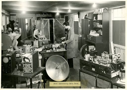 The main room of the Rad Lab's Roof Laboratory, located on the campus of the Massachusetts Institute of Technology (MIT), WWII (US National Archives)
