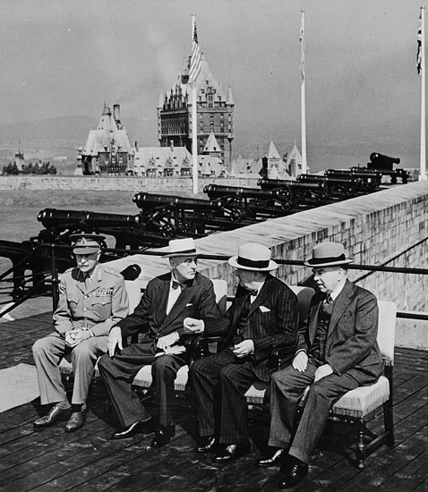 Gov. Gen. of Canada Alexander Cambridge, Franklin Roosevelt, Winston Churchill, and Canadian Prime Minister Mackenzie King at the Octagon Conference in Quebec, 12 September 1944 (Library and Archives, Canada)