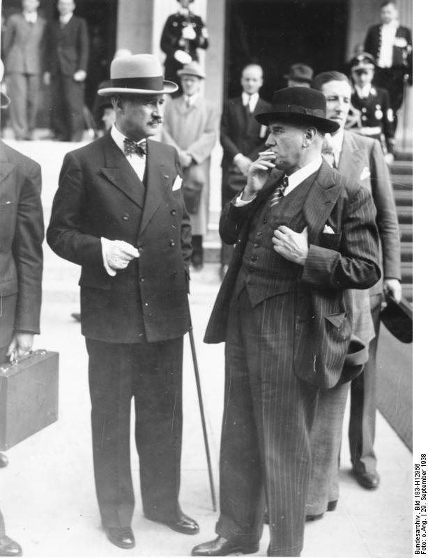 French Prime Minister Édouard Daladier (right) and French ambassador to Germany André François-Poncet at the Munich Conference, Munich, Germany, 29 September 1938 (German Federal Archive: Bild 183-H12956)