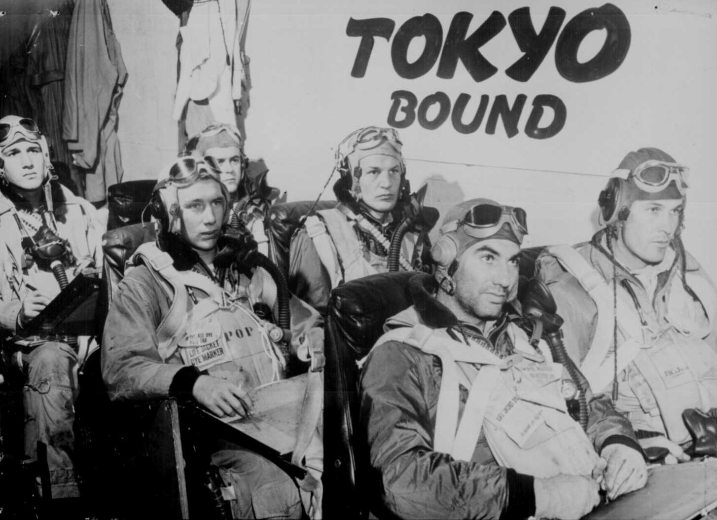 Carrier pilots of the US Fifth Fleet being briefed on their mission to Tokyo aboard an unnamed carrier, 17 Feb 1945 (US National Archives: 208-N-38374)