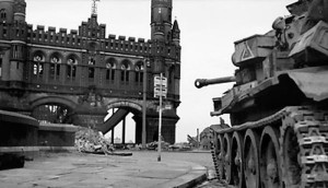 British Cromwell tank guarding a bridge over the Elbe River, Hamburg, Germany, 3 May 1945 (Imperial War Museum: 4700-30 BU 5077)