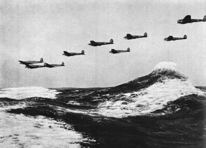 German Heinkel He 111 bombers over the English Channel, 1940 (German Federal Archive, Bild 141-0678)