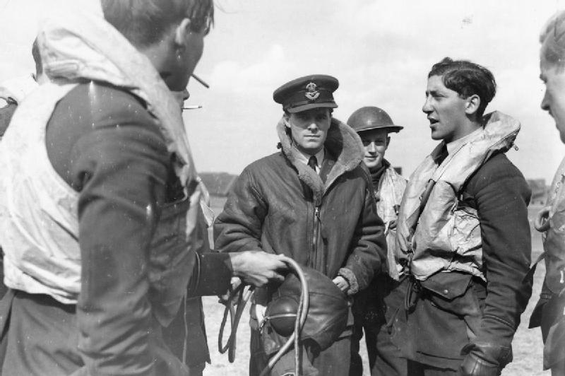 Spitfire pilot of RAF No.610 Squadron recounts how he shot down a Messerschmitt Bf 110, Biggin Hill, September 1940 (Imperial War Museum: HU 104450)