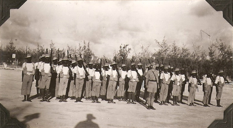 Kenyan troops in 7th Battalion of the Kings African Rifles (KAR) parading in Mogadishu, June 1941 (public domain via Wikipedia)
