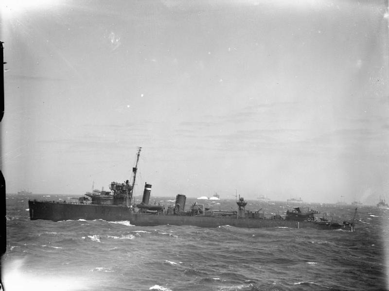 Destroyer HMS Walker underway, WWII (Imperial War Museum: A 4593)