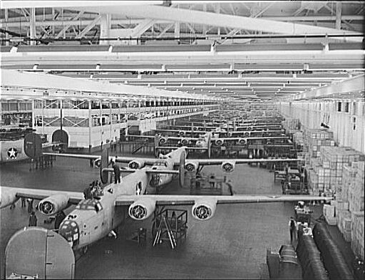 B-24E Liberator bombers on the assembly line at Ford’s Willow Run plant, MI, between July 1942 and February 1943 (Library of Congress: LC-USE6-D-008798)