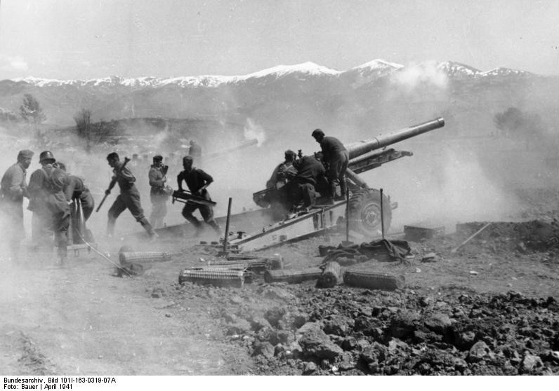 German 15 cm sFH 37(t) howitzer shelling Metaxas Line fortifications, Greece, early Apr 1941 (German Federal Archives: Bild 101I-163-0319-07A)