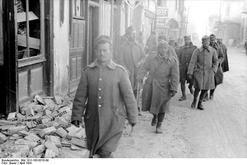 Greek soldiers in retreat in Greece, April 1941 (German Federal Archive: Bild 101I-163-0318-09)