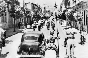 Free French Gen. Georges Catroux and Gen. Paul Louis Le Gentilhomme enter Damascus, June 1941, escorted by French Gardes Tcherkess (Australian government photo)