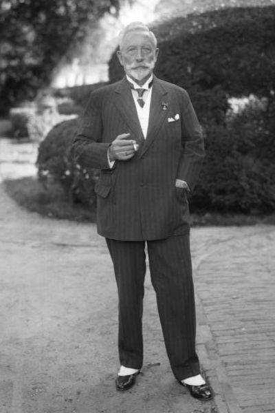 Kaiser Wilhelm II of Germany in exile in Doorn in the Netherlands, 1933 (German Federal Archives, Bild 136-C0804)