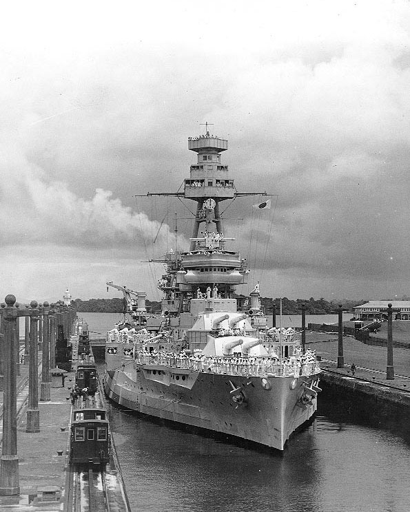 Battleship USS Texas in the Gatun Locks of Panama Canal, 21 Jun 1937 (US Naval History and Heritage Command: NH 63508)