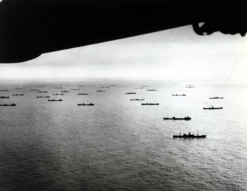 North Atlantic convoy photographed by a USS Ablemarle (AV-5) plane, October 1941. Note the large proportion of tankers in this convoy. At the time, USS Ablemarle was based at Argentia, Newfoundland (US National Archives: 80-G-405261)