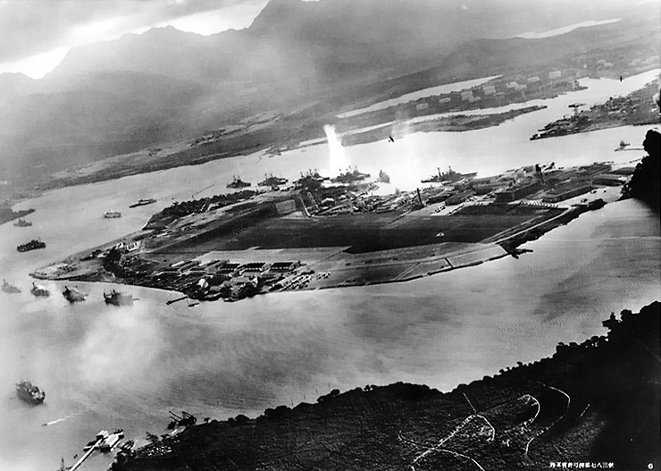 Aerial view of Ford Island in Pearl Harbor during the Japanese attack, 7 Dec 1941; photo taken from a Japanese aircraft (US Naval History & Heritage Command: NH 50930)