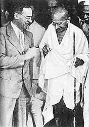 Sir Stafford Cripps and Mohatma Gandhi in India, 1942 (British government photo)