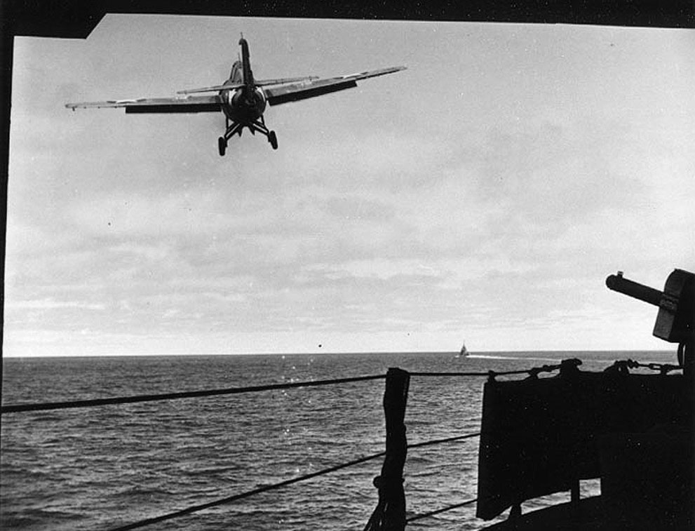 Lt. (jg) William Leonard's F4F-4 Wildcat taking off from carrier USS Yorktown during Battle of Midway, 4 Jun 1942 (US National Archives)