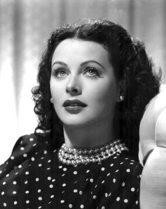 Hedy Lamarr publicity photo for the film The Heavenly Body, 1944 (public domain via Wikipedia)