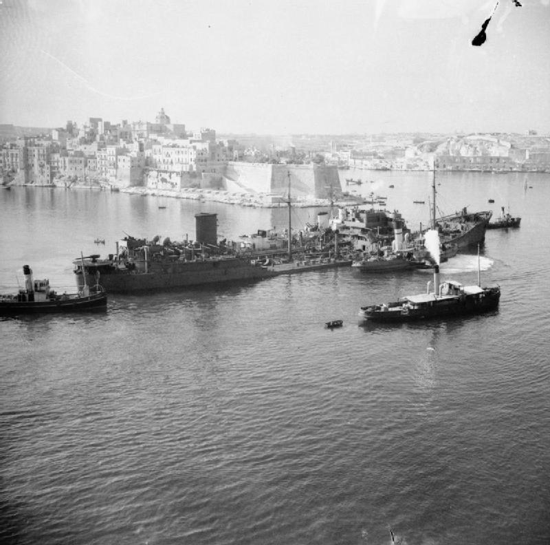 Tanker Ohio from Pedestal convoy and two supporting destroyers in Grand Harbour, Malta, 15 August 1942 (Imperial War Museum: GM 1480)