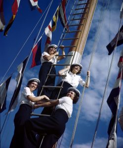 Women's Royal Canadian Naval Service members with signal flags, ca 1944 (Library and Archives Canada Photo, MIKAN No. 4950813)