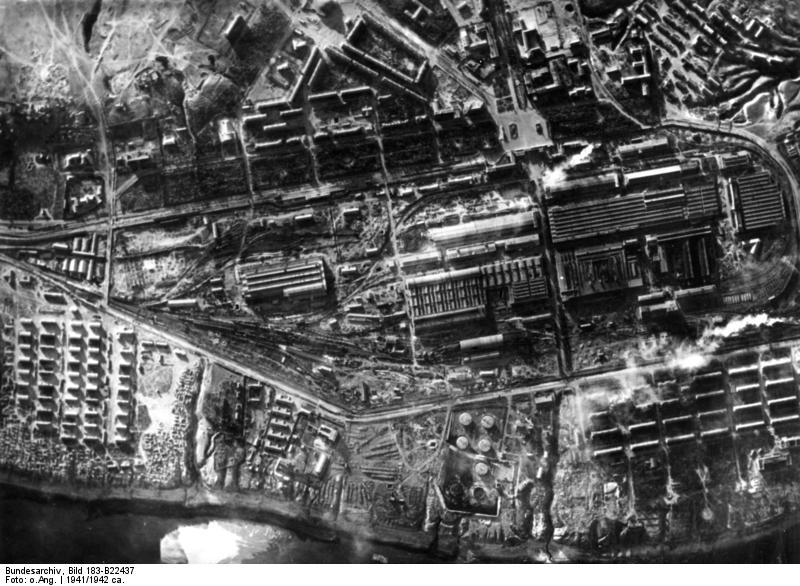 Stalingrad Tractor Factory after German capture, Stalingrad, Russia, 17 Oct 1942 (German Federal Archive: Bild 183-B22437)