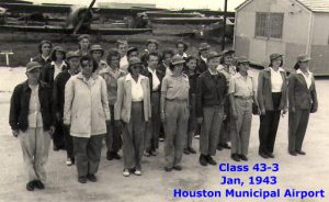 Women’s Flying Training Detachment class 43-3, January 1943, Houston Municipal Airport, TX (Photo by Lois Hailey, public domain via Wikipedia)