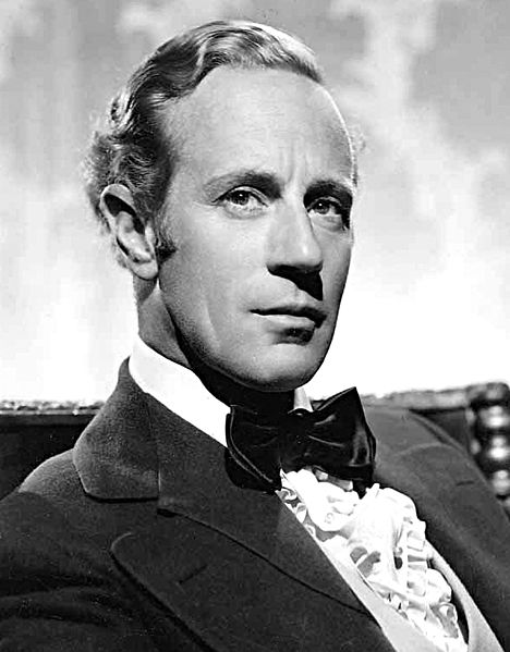 Publicity photo of Leslie Howard for Gone with the Wind, 1939 (public domain via Wikipedia)
