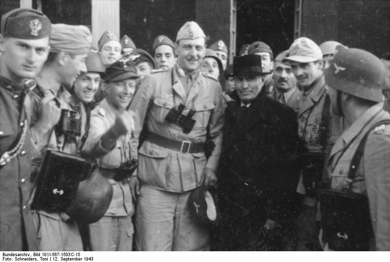 Otto Skorzeny, Harald Mors, and Benito Mussolini in front of Hotel Campo Imperatore, Gran Sasso, Italy, 12 Sept 1943 (German Federal Archive: Bild 101I-567-1503C-15)