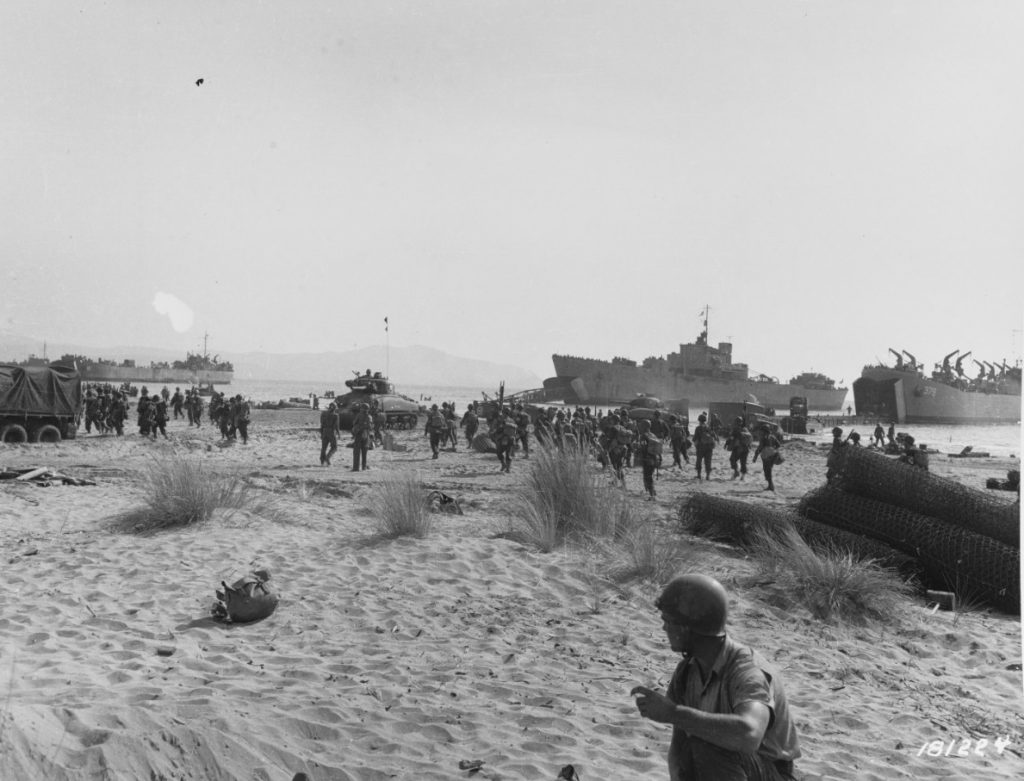 US Fifth Army landing via LST at Paestum in Salerno Bay, Italy, 9 September 1943 (US National Archives: SC 181224)