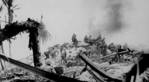 US Marines fighting on Betio, Tarawa Atoll, Nov 1943 (US National Archives)