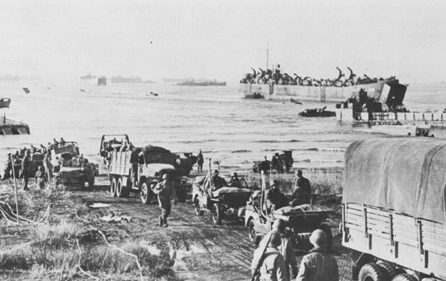 LSTs landing US troops at Anzio, 22 January 1944 (US Army Center of Military History)