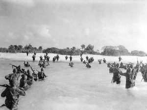 US Marines landing on Eniwetok, 17 February 1944 (US Marine Corps Photo: 75460)