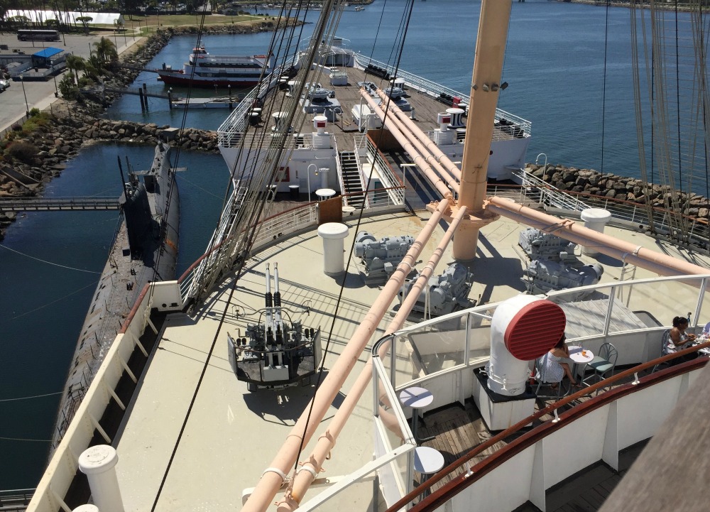 Looking down on the bow of the Queen Mary and the WWII-era 40-mm Bofors antiaircraft gun. Long Beach, CA, June 2017 (Photo: Sarah Sundin)