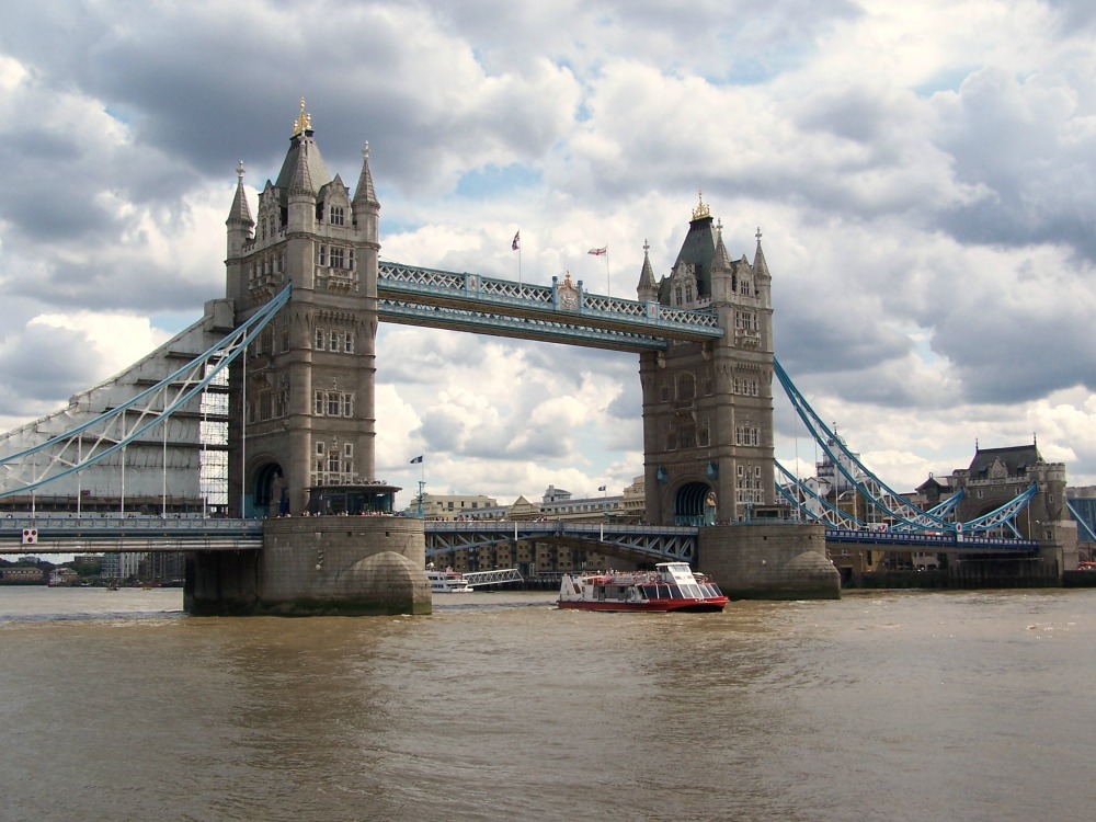 Tower Bridge, London, July 2009 (Photo: David Sundin)