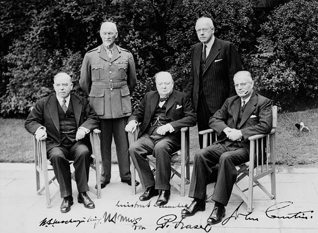 Mackenzie King, Jan Smuts, Winston Churchill, Peter Fraser, and John Curtin at the first Commonwealth Prime Ministers Conference, London, 1 May 1944 (Library and Archives Canada)