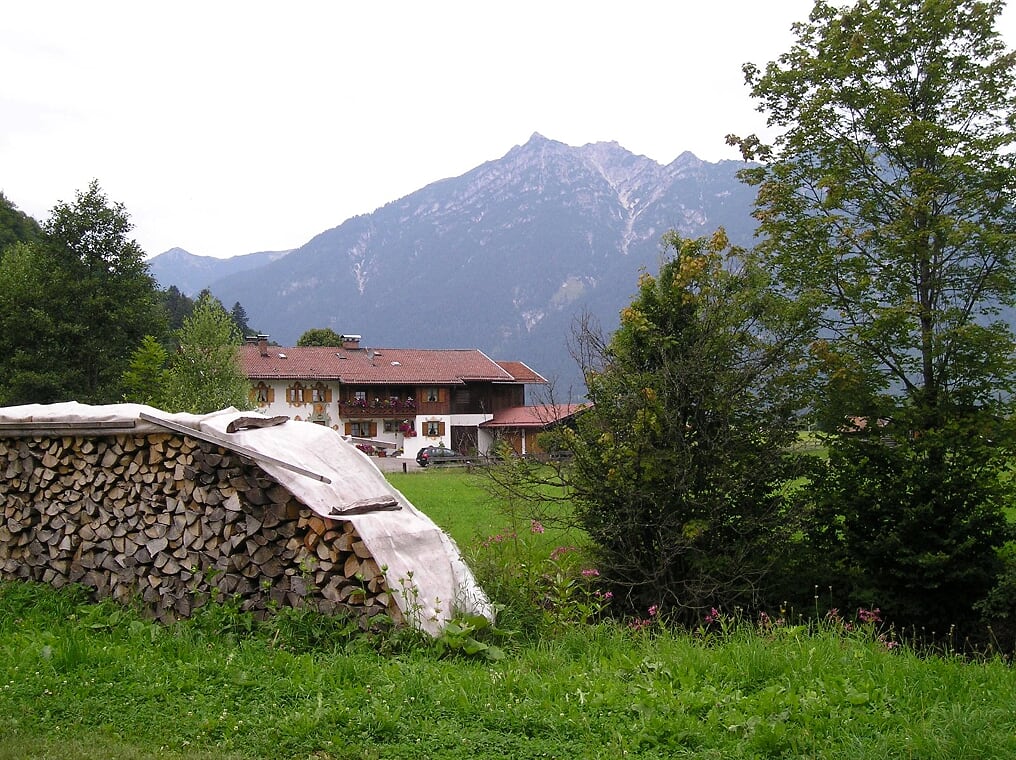 Home in Garmisch-Partenkirchen (Photo courtesy of Stephen Sundin, July 2007)